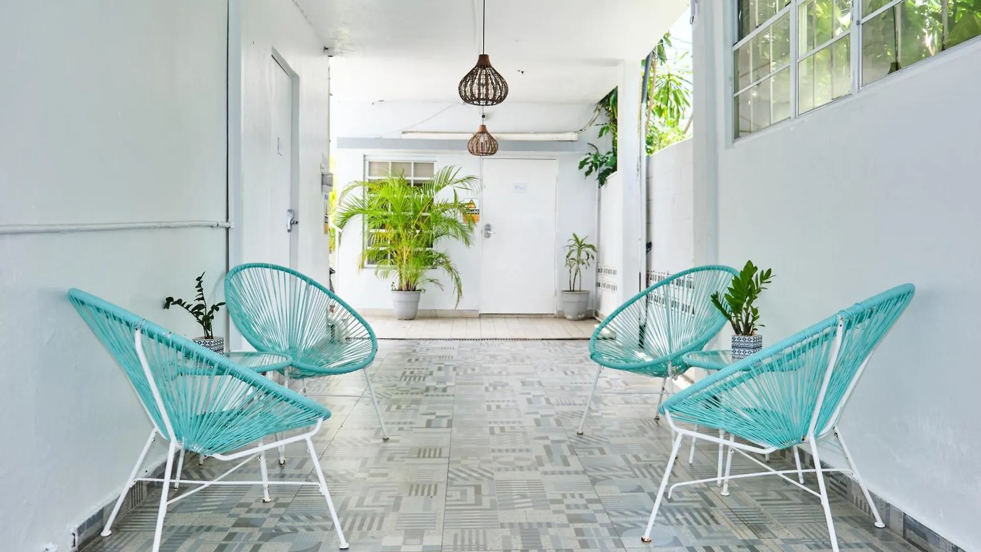 The Pelican Poshtel San Juan Guest house